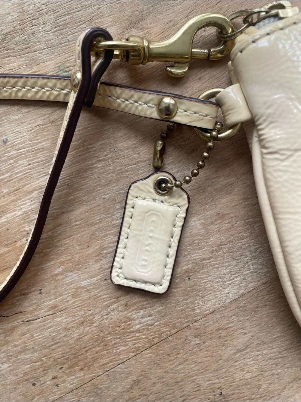 NWOT!  Vintage Coach Glossy Patent Leather Heritage Logo Wristlet Light Yellow